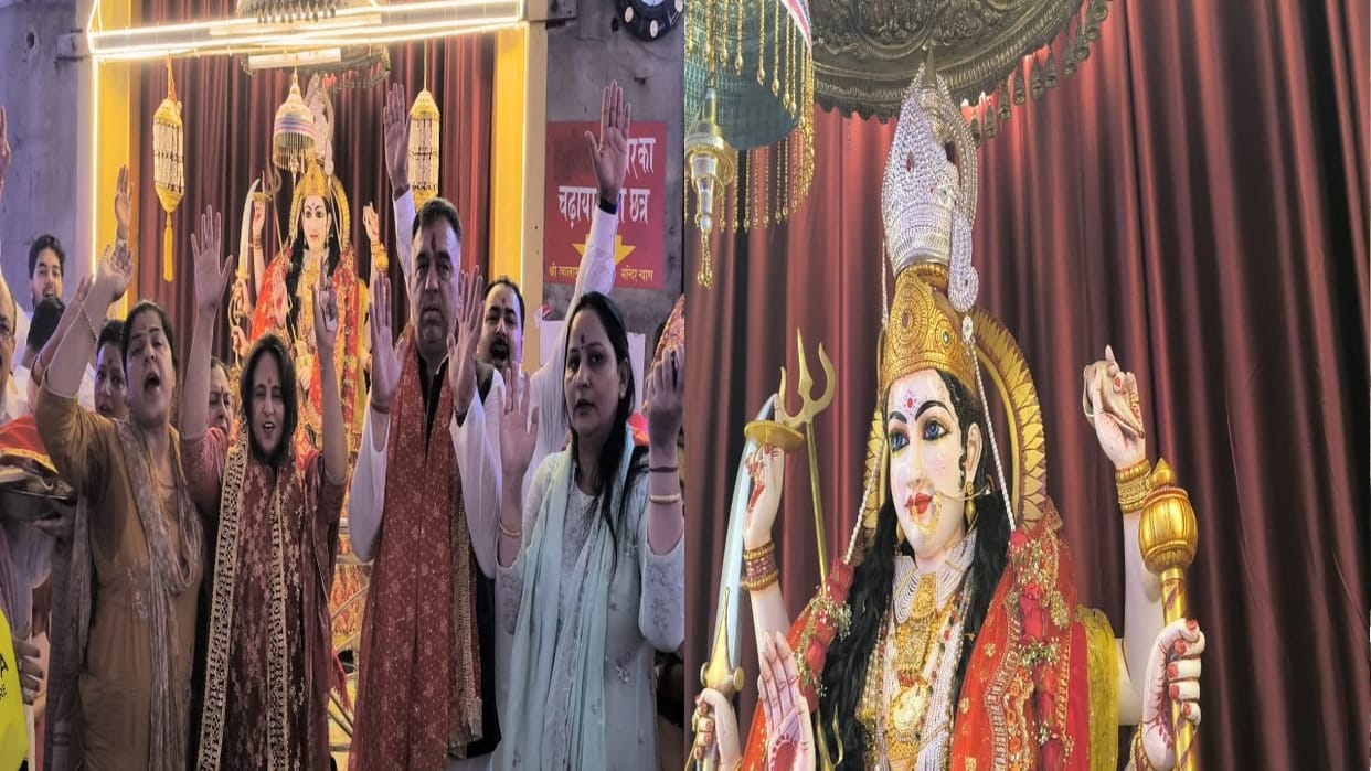 Devotees from Punjab offered a onekilogram silver crown at the Jwalamukhi Temple after their wish was fulfille