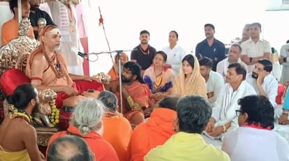 Etawah confluence of religion and politics in Saifai Shankaracharya cow protection campaign receive SP support