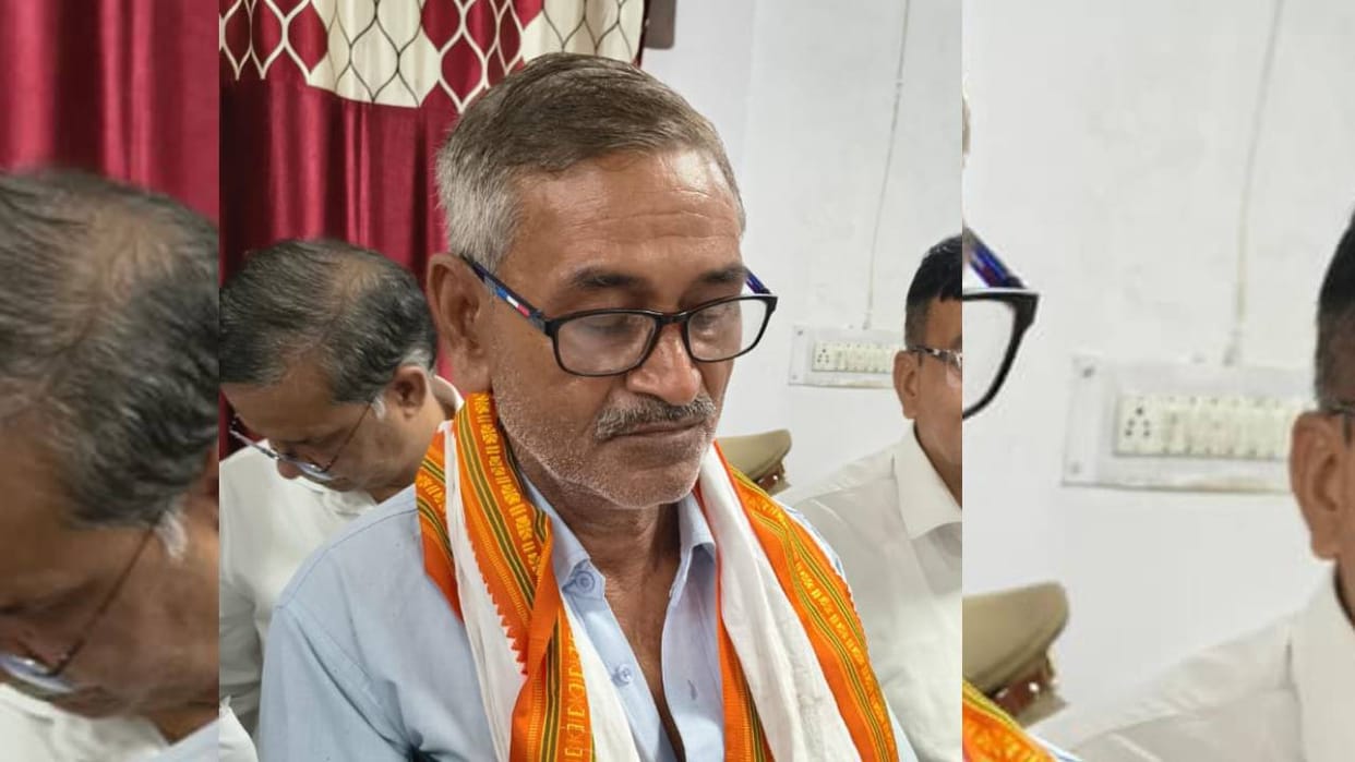 Mohanlalganj: "DM Sir! We are alive, the tehsil employees killed us, please give us our land back."