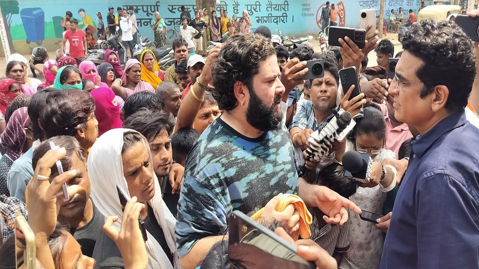 demolition drive in Nehru Colony claims of childbirth on the street