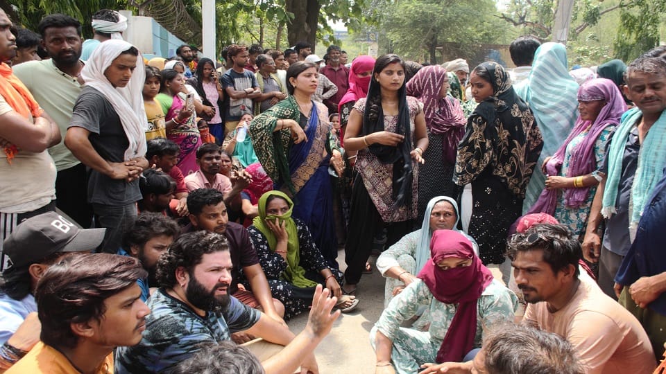 demolition drive in Nehru Colony claims of childbirth on the street