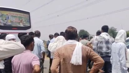 Kotputli-Behror News: Clash Over Passenger Pickup Timing Turns Violent, Bus Full of Passengers Vandalized