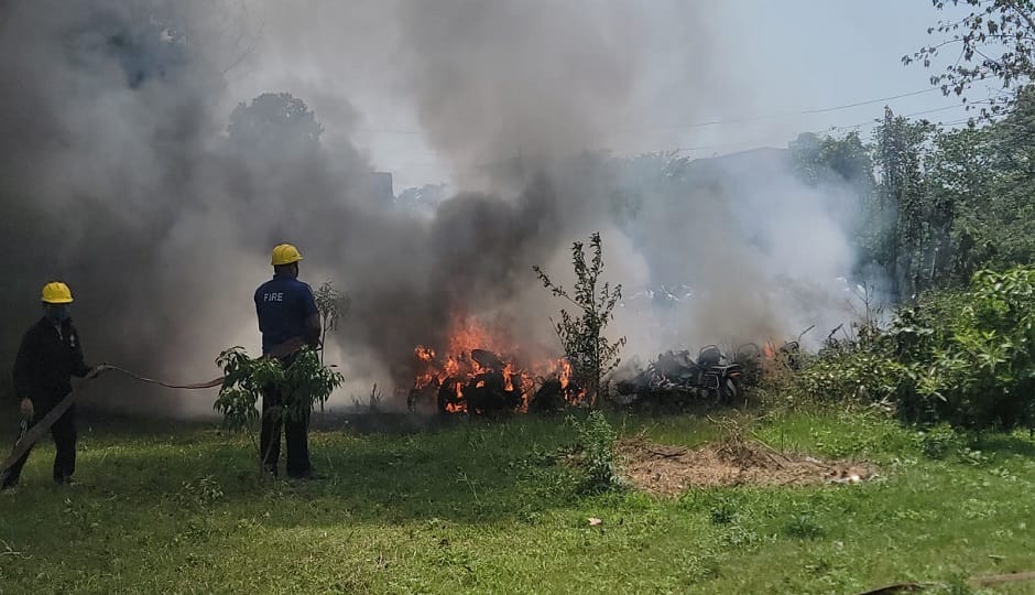 Seized bikes parked in the police line caught fire, three vehicles were brought under control in half an hour