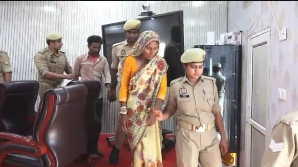 Woman kills husband with lover body found in a pit in Shahjahanpur