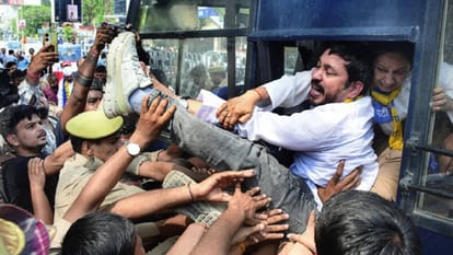 UP: Power out for 20 hours in the capital; 500 families spent the night awake; anger erupted at the substation