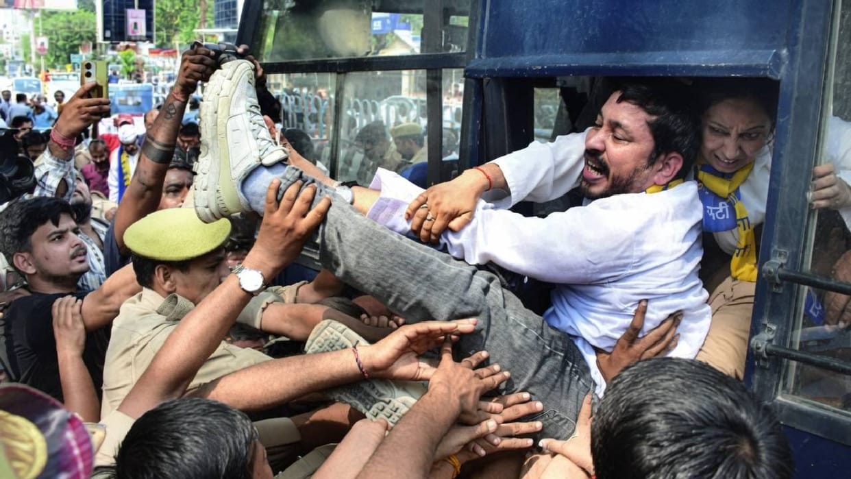 UP: Power out for 20 hours in the capital; 500 families spent the night awake; anger erupted at the substation