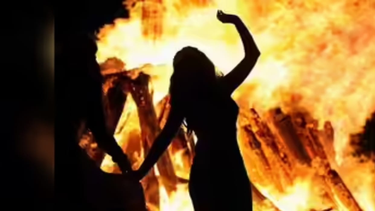 Prayagraj Crime: Attempt to burn teenager for protesting against wrongdoing