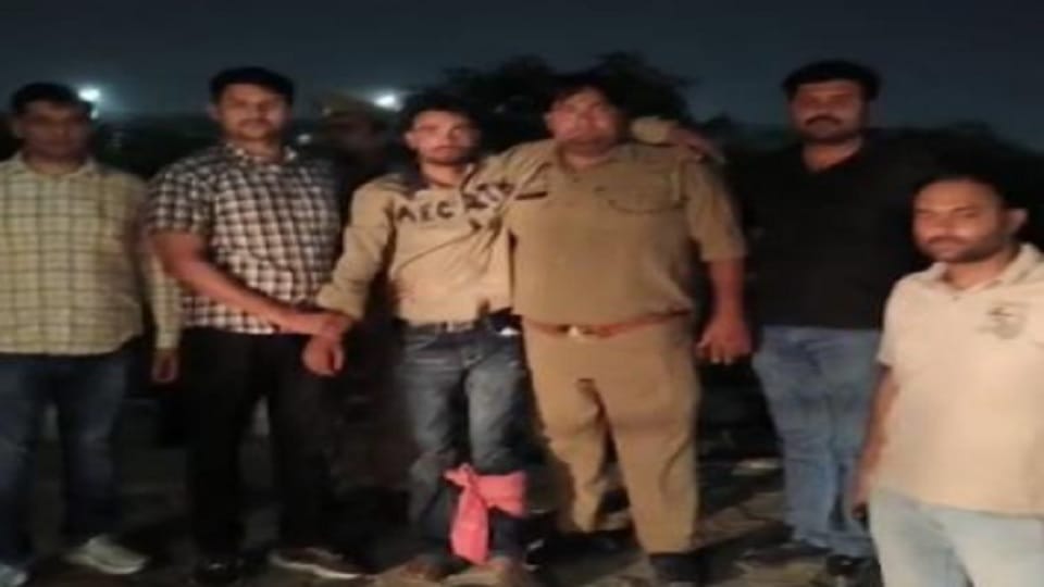 Noida: Encounter with gang that traps cards in ATM, three arrested
