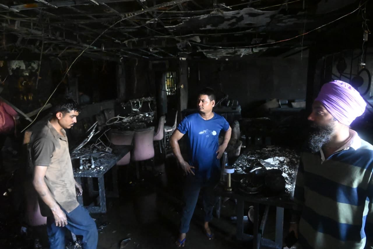 Bhopal Fire News: Massive Blaze Erupts at Restaurant Complex in Lalghati Rescue Operations Continue