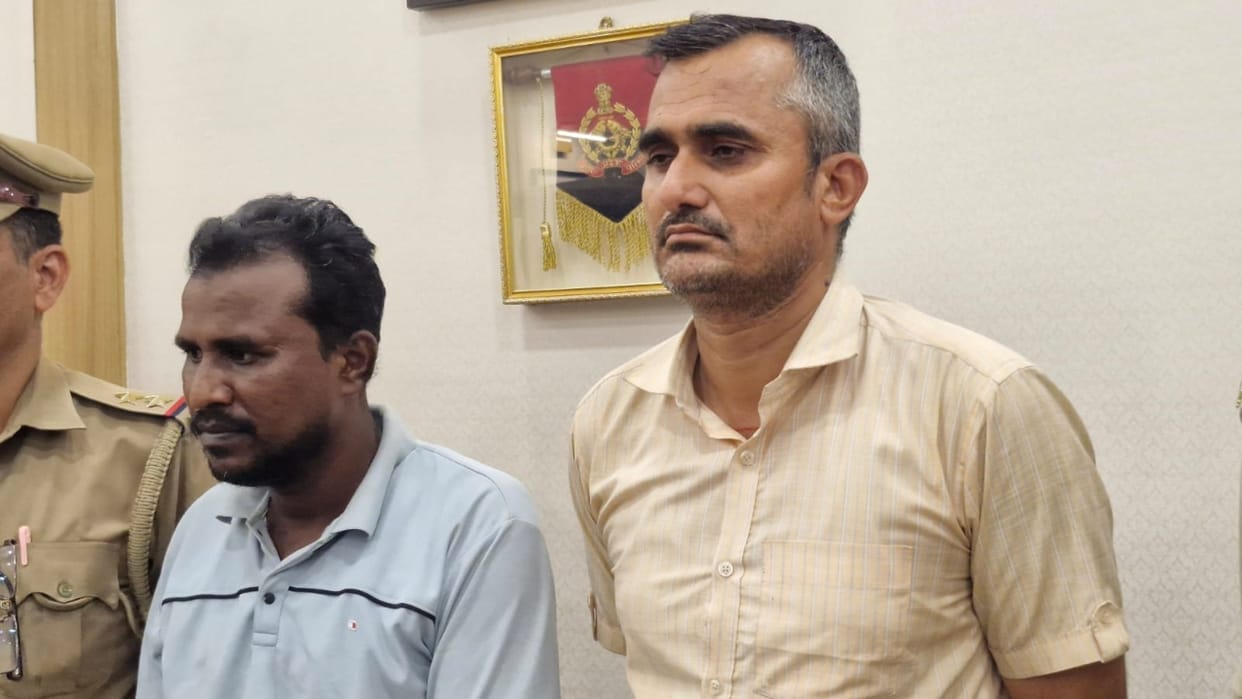 Hawala racket run via a fake company busted two accused arrested in Bareilly