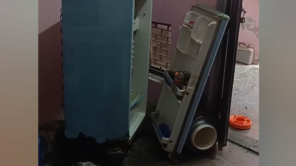 firozabad Suicide Broken fridge door scattered kitchen items and Khushi and Arun agony during final moments