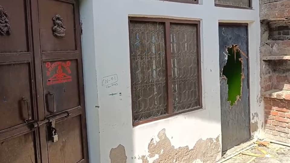 firozabad Suicide Broken fridge door scattered kitchen items and Khushi and Arun agony during final moments