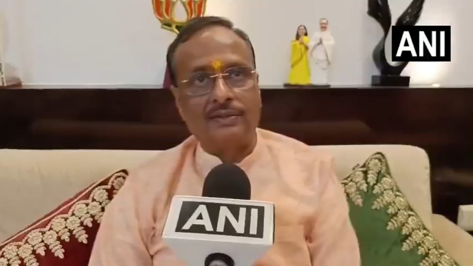 भाजपा सांसद डॉ. दिनेश शर्मा।