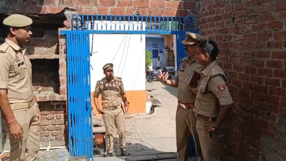 First lover in jail met second via social media Lover couple tied their legs together and set fire firozabad