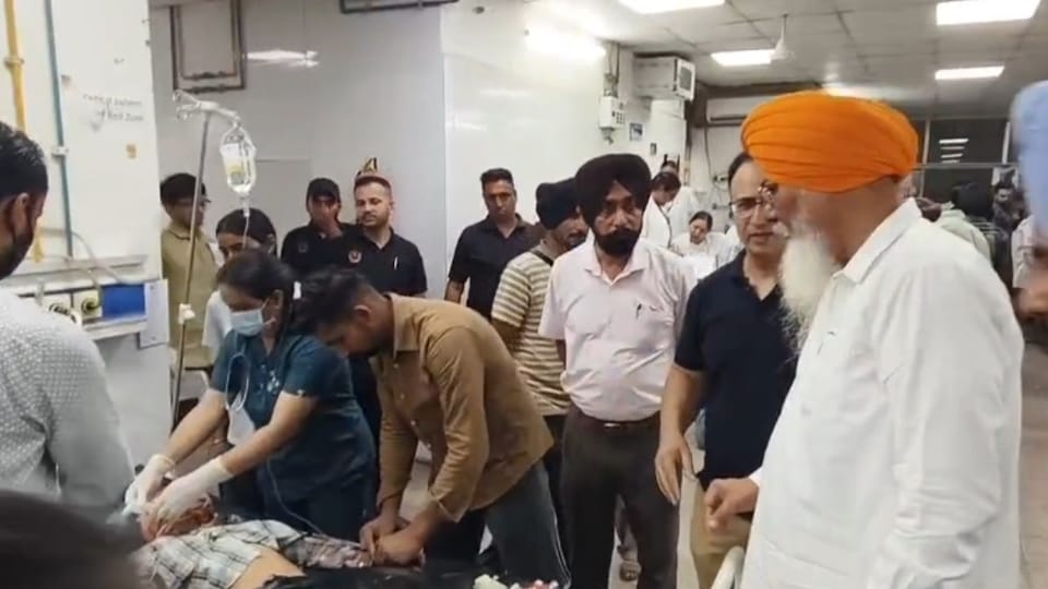 Pickup vehicle collides with a trolley in Ferozepur 9 dead Dera Beas devotees