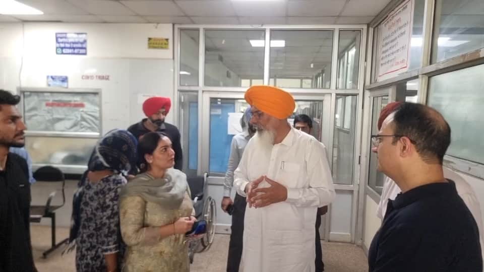 Pickup vehicle collides with a trolley in Ferozepur 9 dead Dera Beas devotees