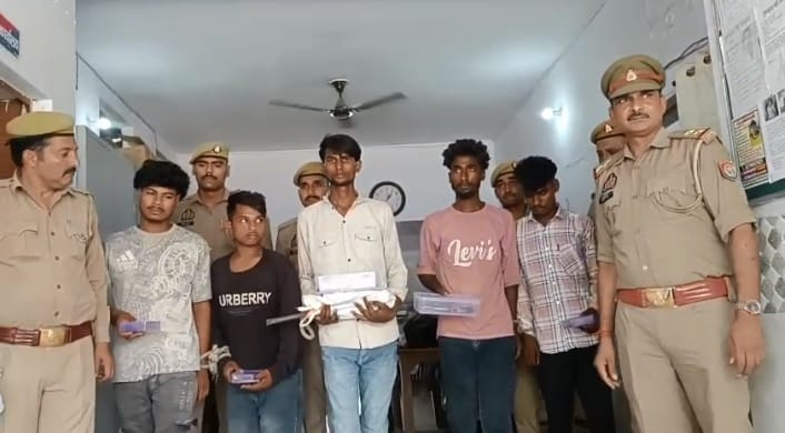 Kanpur five youths arrested while plotting theft and robbery country made pistols and motorcycles recovered