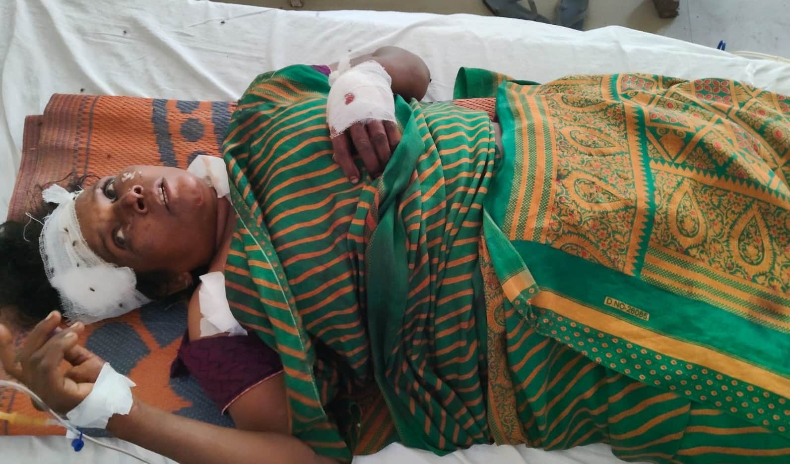 अस्पताल में भर्ती घायल