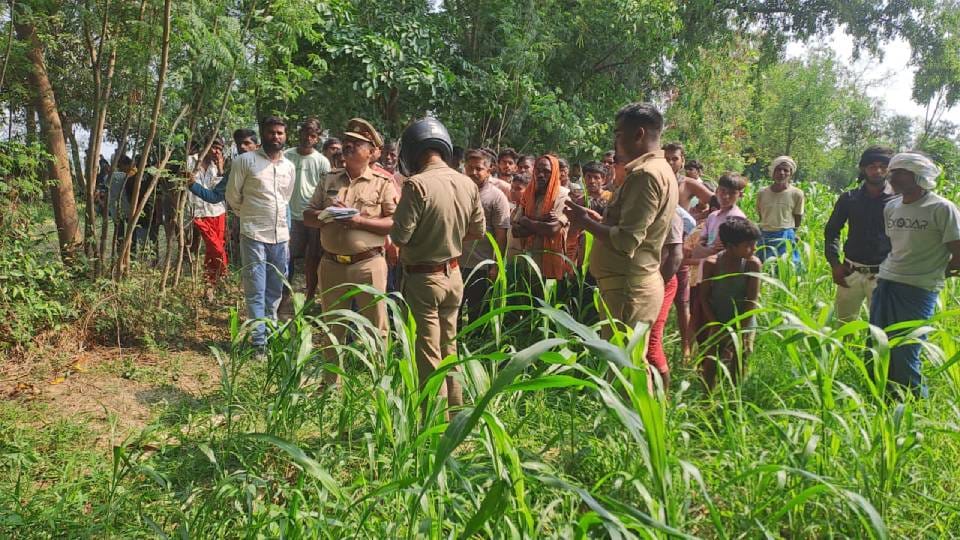 Young man body found hanging from noose in an orchard in Shravasti he had left home to cut fodder for cattle