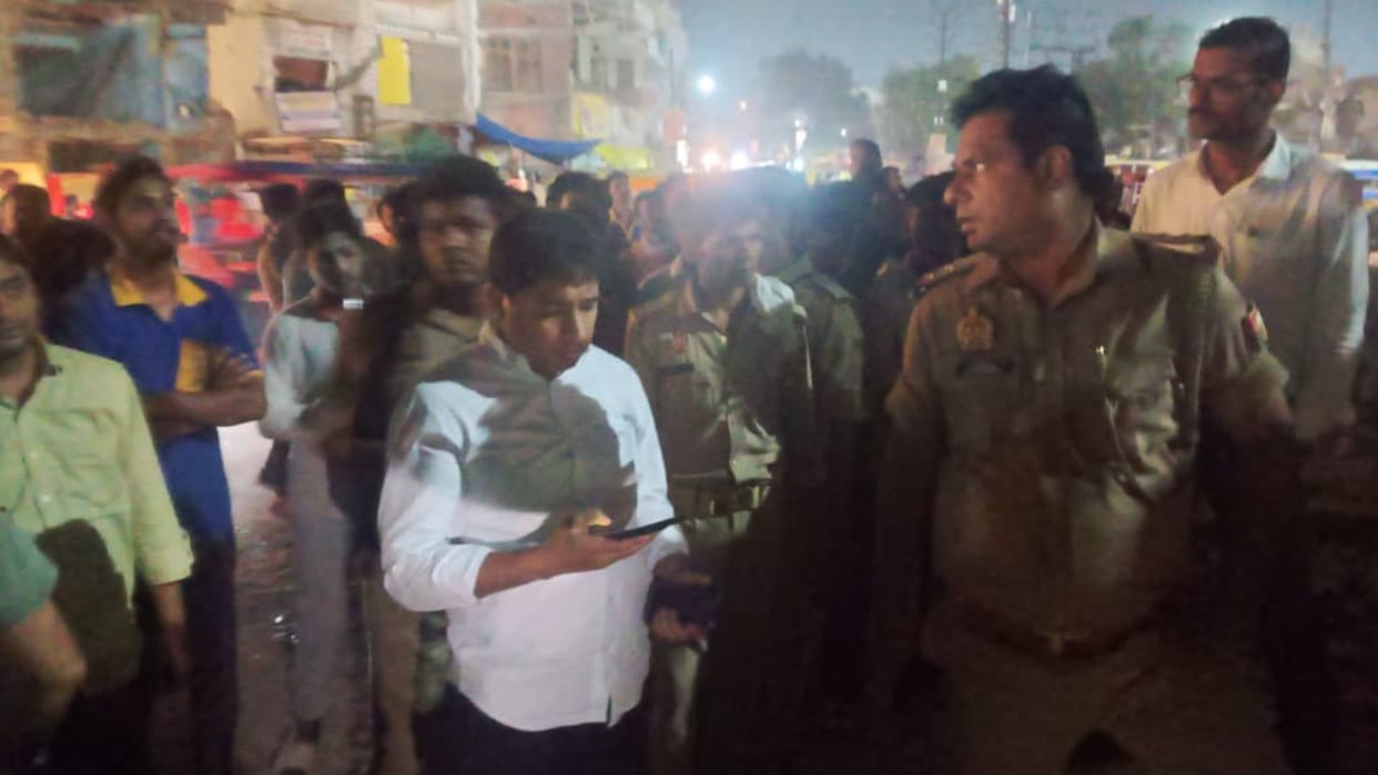 Accident clearing house debris in PDD Nagar reports of three laborers being trapped police arrived