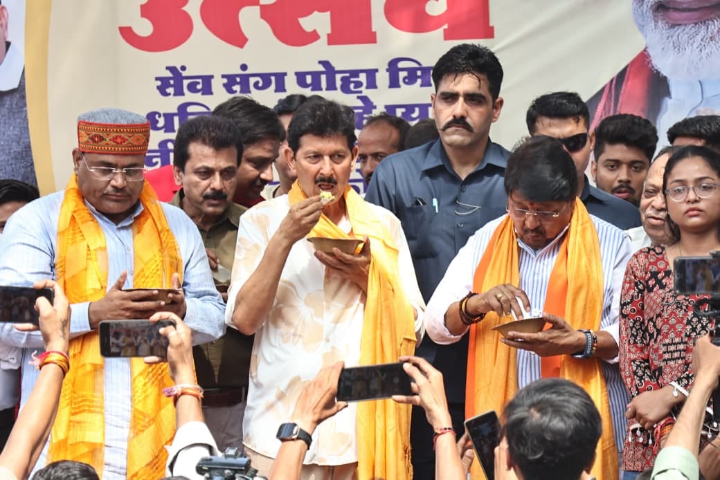 Indore: On Poha Day, Minister Vijayvargiya said – Promote Poha instead of Indore pizza and burger.