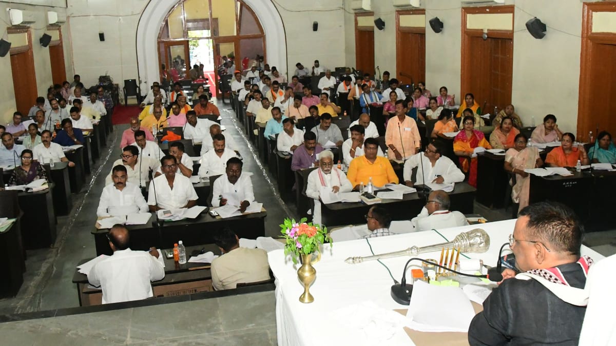 Varanasi News: शहरी सीमा के बाहर केवल पांच जगहों पर बिकेगा मांस-मछली, जानें स्थान; मेयर ने दिए निर्देश