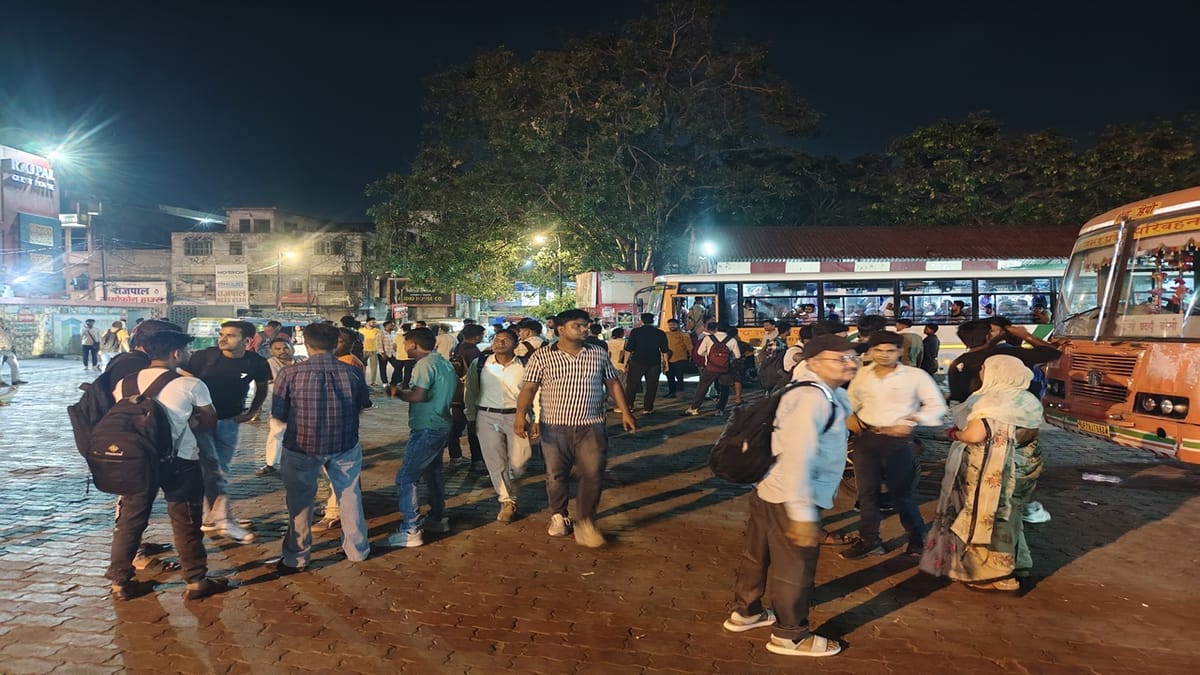 UP Police Bharti Exam: परीक्षा विशेष चार ट्रेनों की समय सारिणी जारी, आठ रूटों पर दौड़ेंगी रोडवेज की 120 बसें