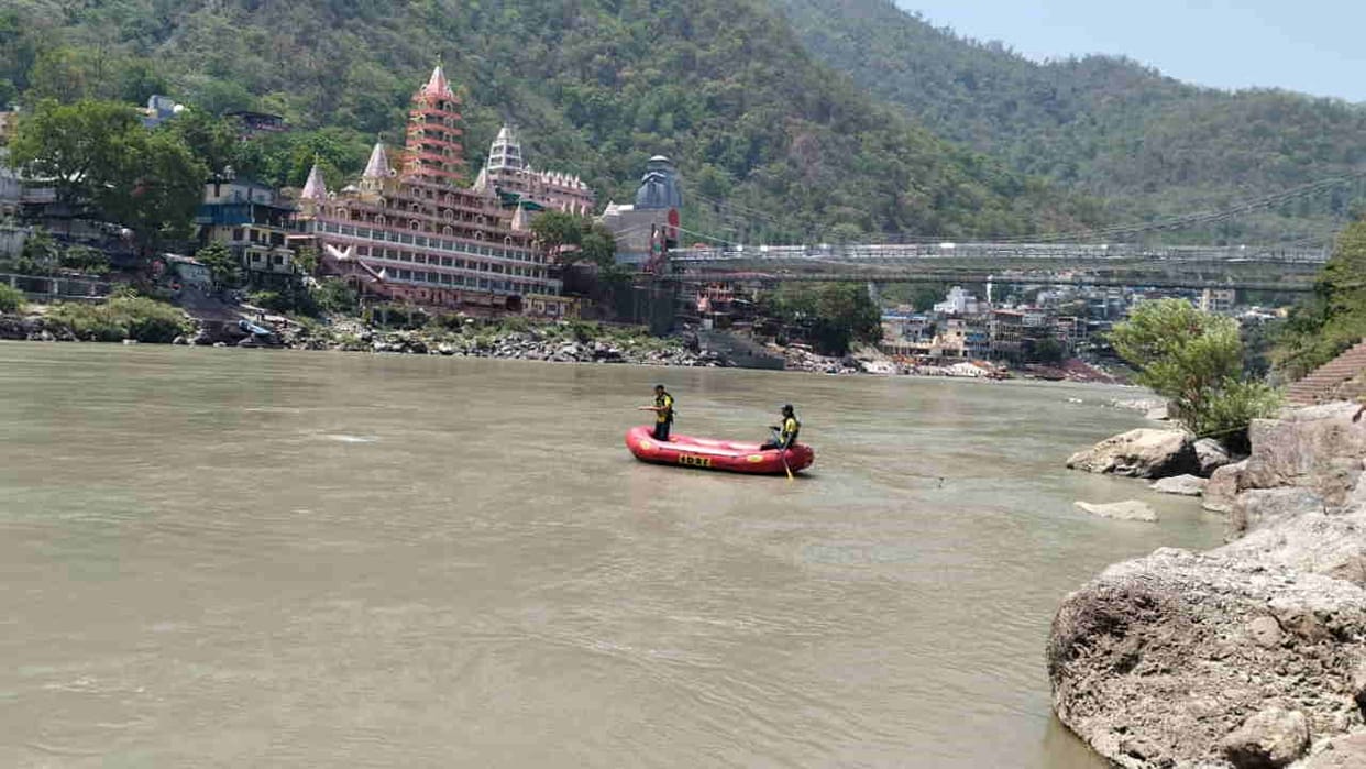 Rajasthan young man drowned in Ganges while bathing come to visit Rishikesh Tapovan