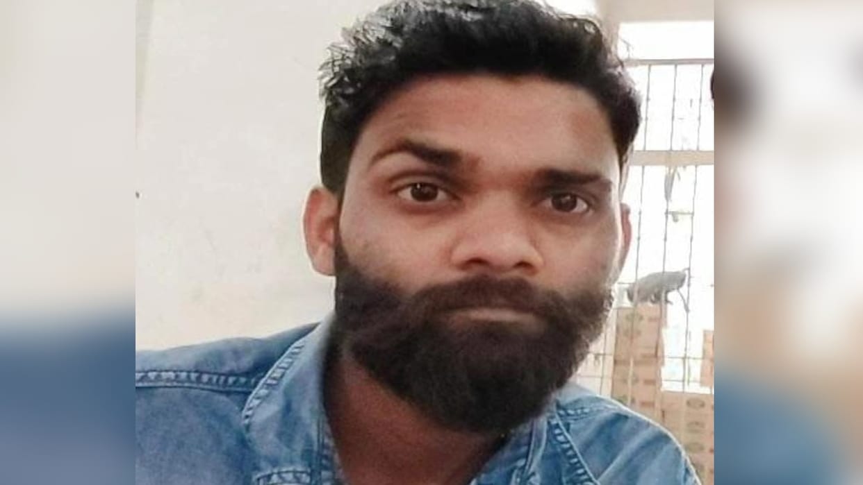 man committed suicide by hanging himself in Bareilly