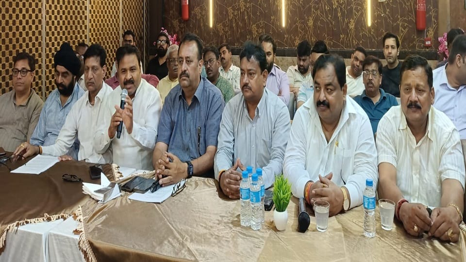 Protest by hotel and restaurant operators