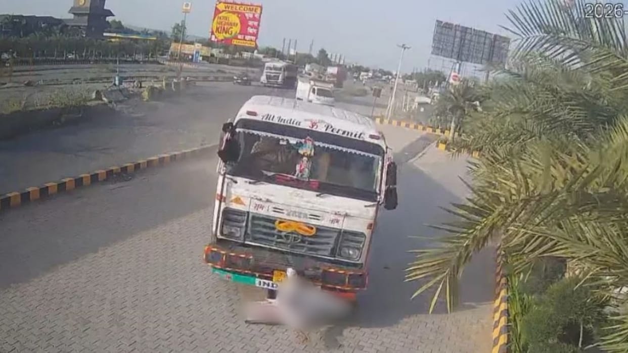 Kotputli-Behror: Pedestrian Killed as Uncontrolled Trailer Crashes at Highway Diversion, CCTV Captures Horror