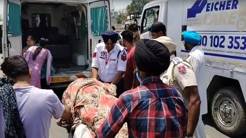 सड़क हादसे में महिला की मौत