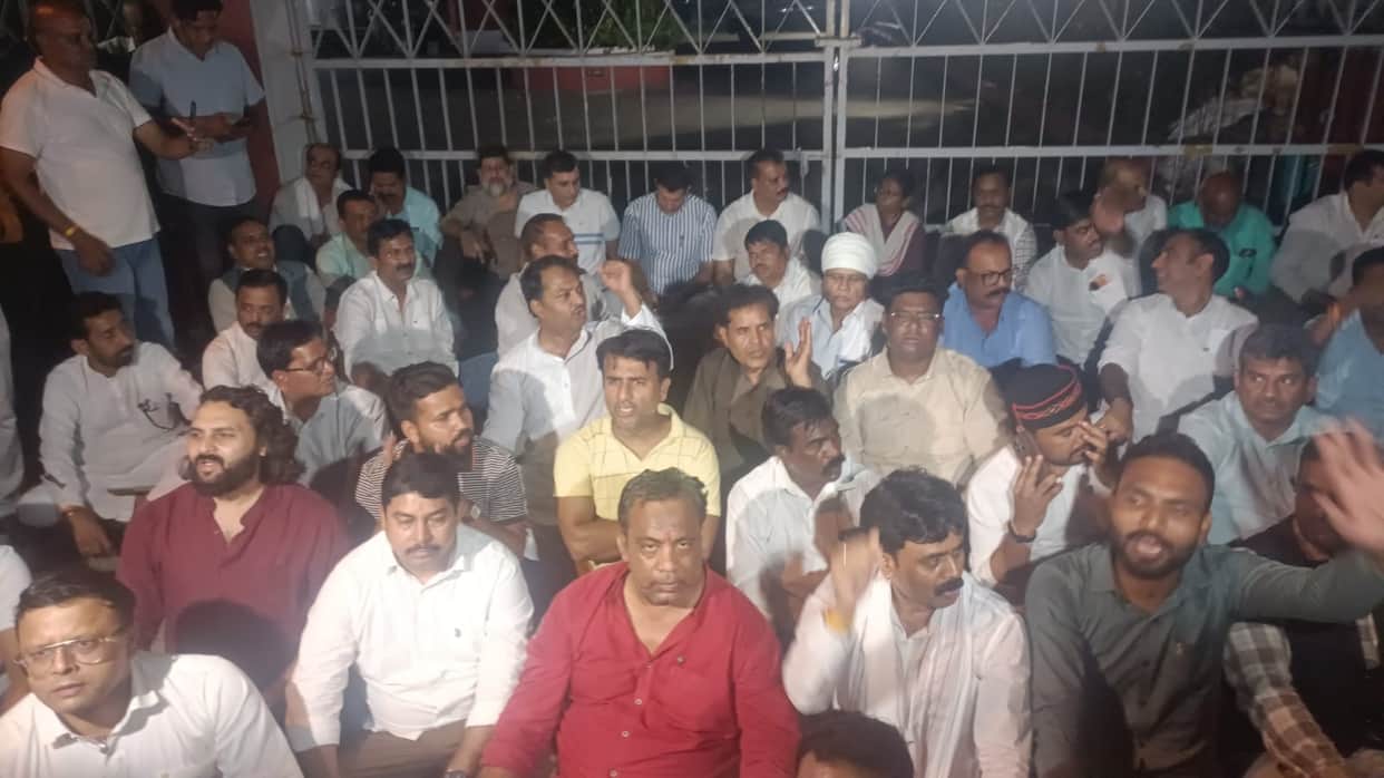 Meenakshi's nomination cancelled: Congress protests vehemently; MLAs and senior leaders stage a sit-in outside