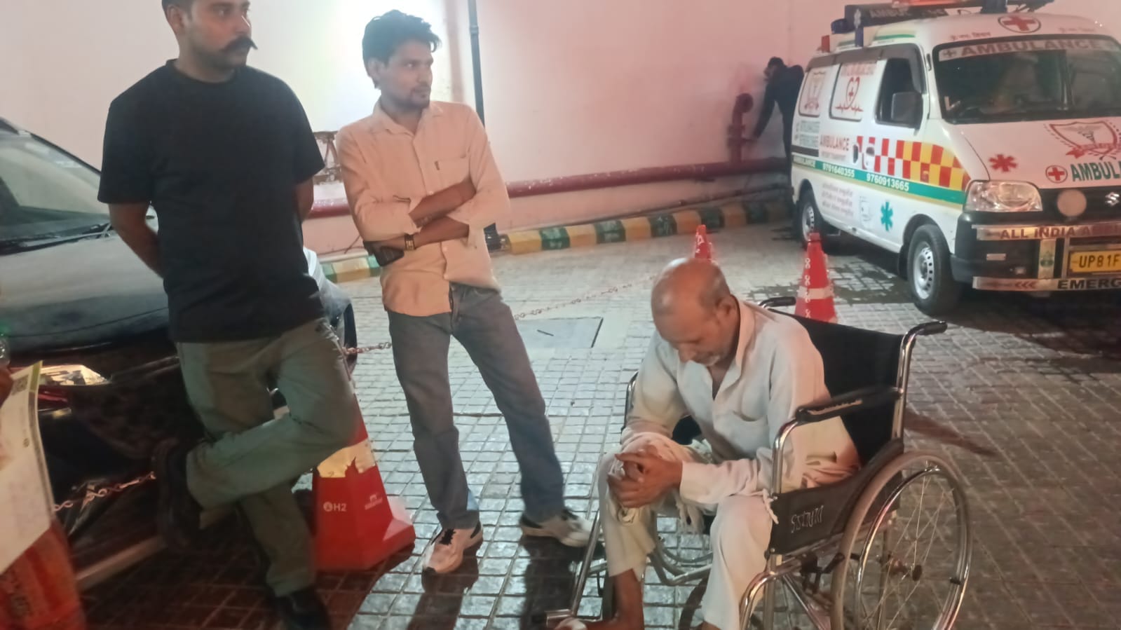 Ghaziabad Fire breaks out in Santosh Hospital emergency ward