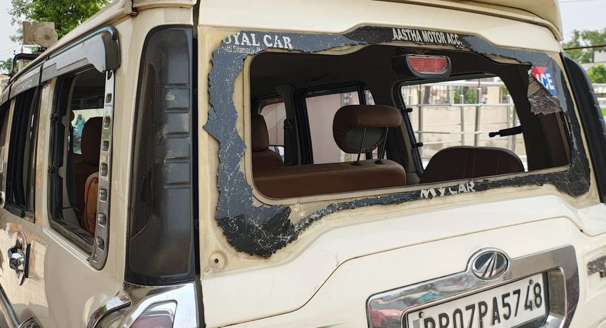 Liquor Mafia Attack 8 Cops Including Woman Constable Injured During Raid Manhunt Launched
