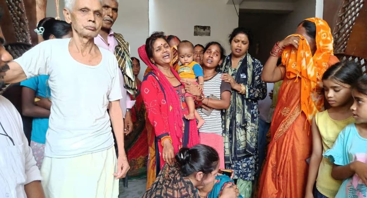 Bihar Crime Ex-Sarpanch Son Stabbed to Death Killers Send Misleading Message from Victim Phone