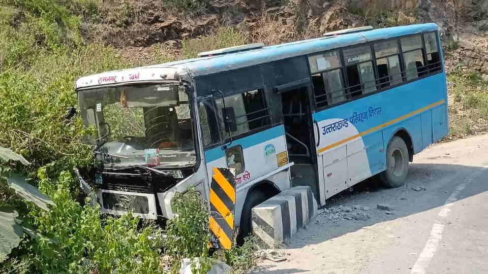 Accident: Roadways bus carrying pilgrims from Sonprayag to Rishikesh suffers brake failure