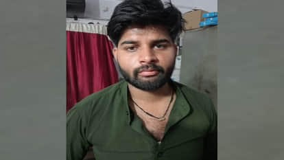Farrukhabad: Police recruitment candidates beaten and injured on roadways bus