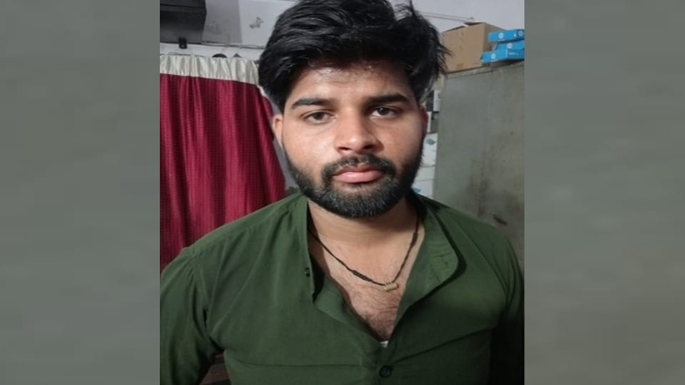 Farrukhabad: Police recruitment candidates beaten and injured on roadways bus