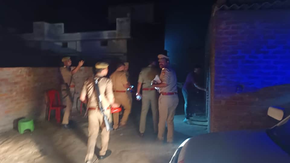 Honor killing in Kushinagar Father along with his sons killed two daughters