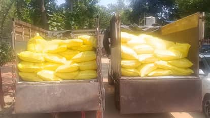 Muzaffarnagar: Crackdown on urea black marketing; licenses of four shops cancelled, one suspended.