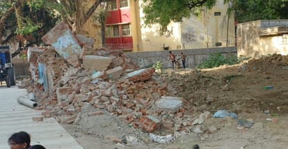 Kanpur Cardiology and Medical College at odds dispute over demolition of quarters and felling of banyan tree