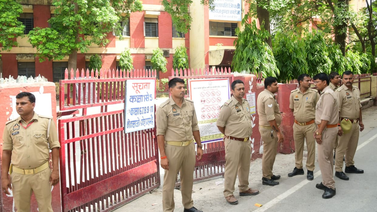 UP Police Bharti Exam in varanasi 10 year old solver and copy mafia gangs under surveillance
