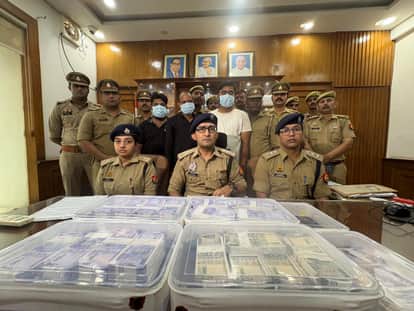 Lucknow: Three counterfeiters arrested for dealing in fake currency; counterfeit notes worth ₹14 lakh seized.