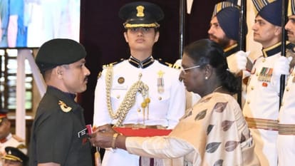himachal five brave soldiers honoured with vir chakra and shaurya chakra