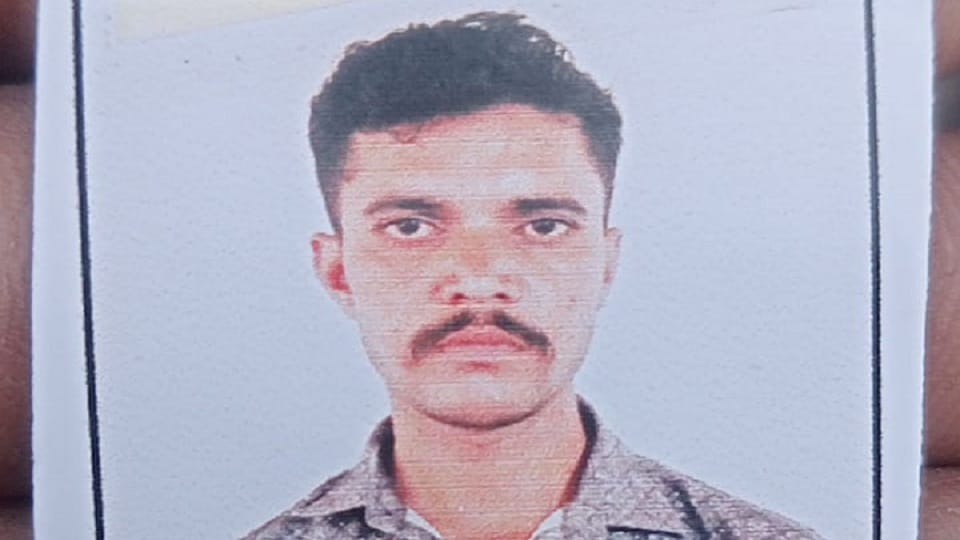 35-Year-Old Man Found Dead by Suicide in Agra’s Tajganj Area, Police Investigating