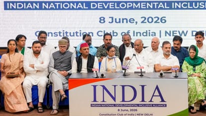 दिल्ली में इकट्ठा हुए विपक्षी नेता