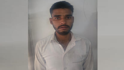 सिपाही भर्ती परीक्षा: नकल की कोशिश में अभ्यर्थी गिरफ्तार, एक दिन पहले ही केंद्र के बाथरूम में छिपाया था फोन Hardoi: Candidate from Agra arrested for attempting to cheat during constable recruitment exam