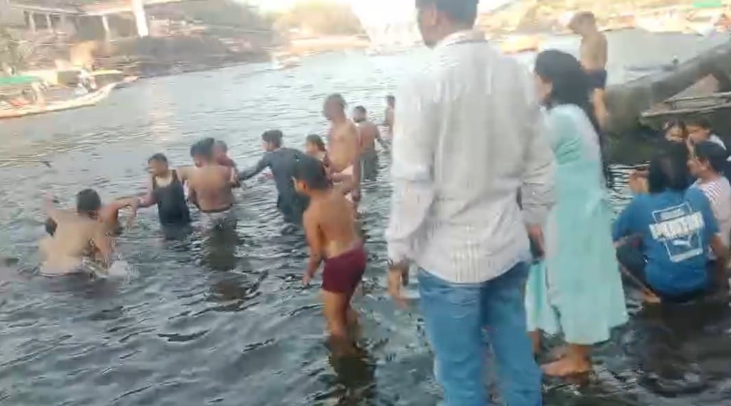 रेस्क्यू अभियान जारी