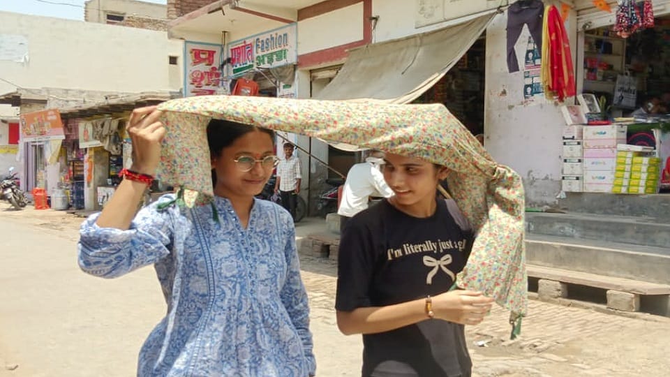 Temperature crosses 42 degrees Celsius in Hathras